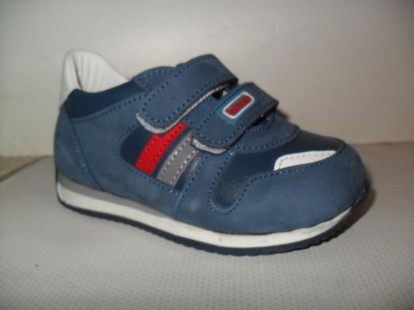 Кросівки (369-677)